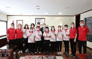 İlk kez katıldıkları uluslararası şampiyonada...