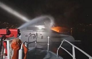 İngiliz bayraklı teknede çıkan yangın söndürüldü