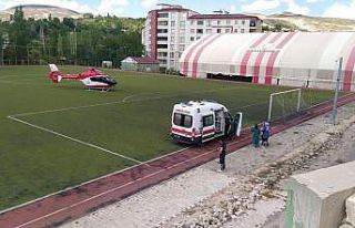 İnşaattan düşen işçi ambulans helikopterle sevk...