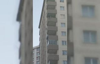 İntihar için balkona çıkan şahıs ikna edildi
