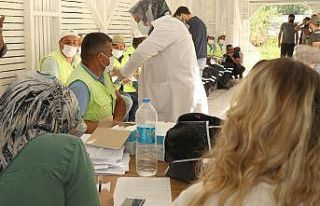 İpekyolu Belediyesi personeli korona virüs aşısı...