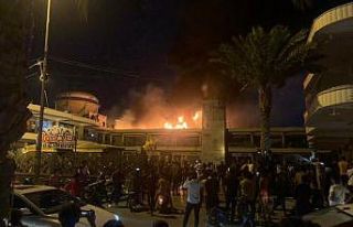 Irak’ta bir AVM’de yangın çıktı