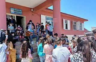 İran sınırında yaşayan çocukların hayalleri...