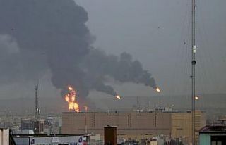 İran’da petrol rafinerisinde yangın