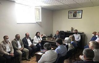 İskenderoğlu, muhtarların taleplerini dinledi