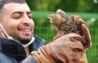 İtfaiye erlerinden yürekleri ısıtan kurtarma operasyonu