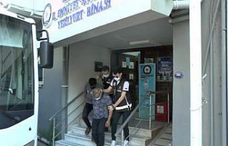 İzmir merkezli yasa dışı silah ticareti operasyonunda...