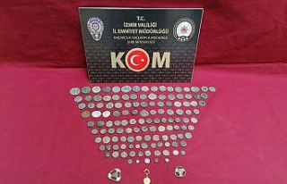 İzmir’de 131 parça tarihi eser ele geçirildi