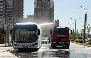 İzmir’de elektrikli otobüs alev alev yandı