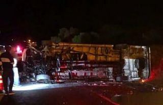 İzmir’de film ekibini taşıyan minibüs kaza yaptı:...