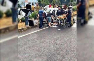 İzmir’de otomobil iş makinesine çarptı: 1 ölü,...