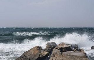 İzmir’e fırtına bir anda geldi, ortalığı yıktı...