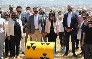 İzmir’in Çernobiline karşı ‘Duran Adam’...