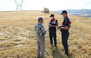 Jandarma çiftçileri anız yangınına karşı drone...
