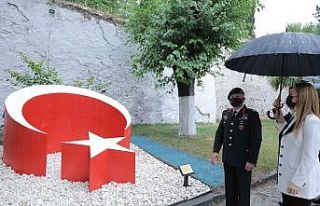 Jandarma’dan DEÜ’ye anlamlı emanet