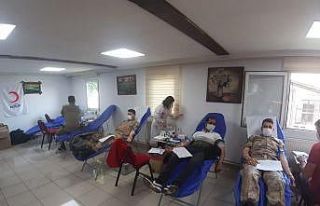 Jandarma’dan kan bağışı