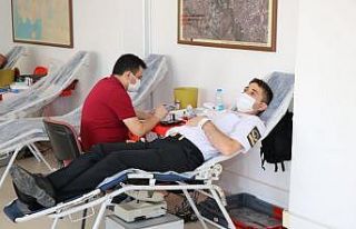 Jandarmadan Kızılay’a kan bağışı