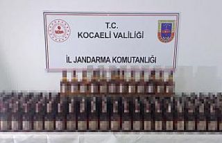 Jandarmanın takibe aldığı araçlardan sahte içki...