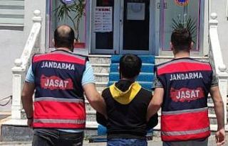 JASAT ekipleri 8 yıl 4 ay hapis cezası bulunan şahsı...