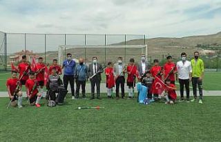 Kabakcı’dan çim hockeyi sporcularına ziyaret
