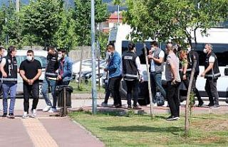 Kaçak sigaraları sahte bandrolle piyasaya süren...