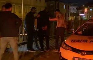 Kaçarken polis otosuna çarptılar