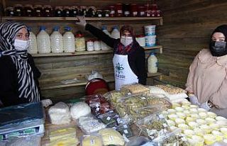 Kadınların el emeği göz nuru ürünleri görücüye...