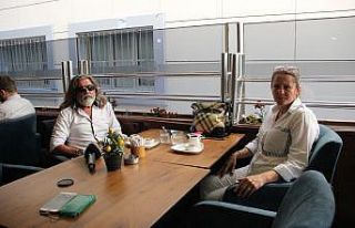 Kafedeki saldırgan kocaya müdahale eden çift o...