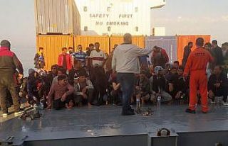 Kahraman Türk kaptan, 97 kaçak göçmeni ölümden...