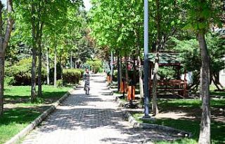 Kahramankazan’da parklar göz kamaştırıyor