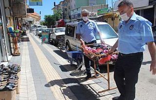 Kahta’da kaldırım işgali yapan esnaflar uyarılıyor