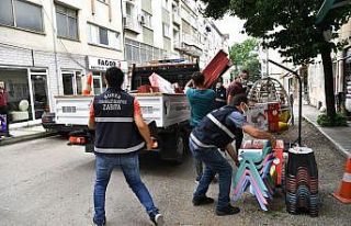 Kaldırımlar işgalden kurtarıldı