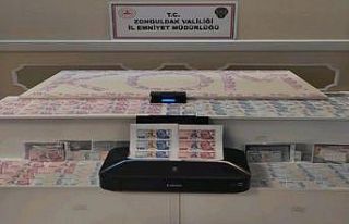 Kalpazanların sahte para oyununu polis bozdu: 2 kişi...