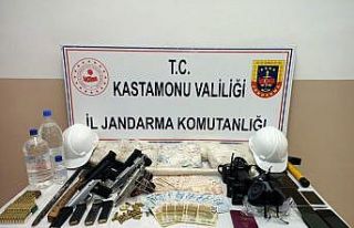 “Kamu görevlisiyiz” diyerek köylüleri kandıran...