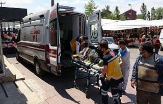 Kamyonetin çarptığı yaşlı adam yaralandı