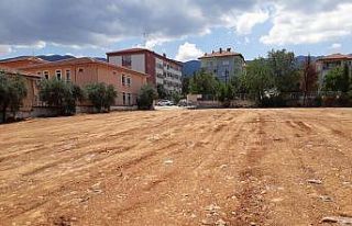 Karacasu’da geçici otopark alanı çalışmaları...