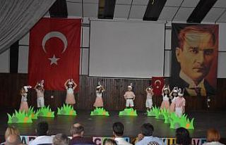 Karacasulu miniklerden yılsonu şenliği