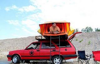 Karavana gücü yetmeyince binek otomobilini karavana...