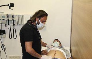 Karnından 6 kiloluk tümör çıkarıldı
