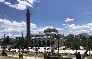 Kars’ta camilerde yağmur duası edildi