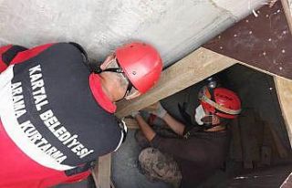 Kartal Belediyesi sivil savunma uzmanlarına yönelik...