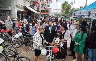 Kartal’da dünya çevre gününde çocuklara bisiklet...