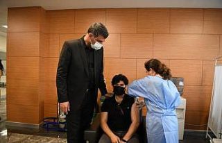 Kartepe Belediyesi’nde 300 personel aşılandı