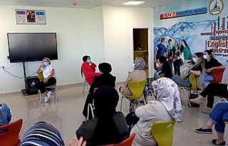 Kartepe Genç Akademi eğitmenleri eğitimde