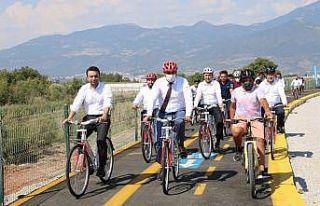 Kaş’ta kapalı pazar yeri ve bisiklet yolu hizmete...