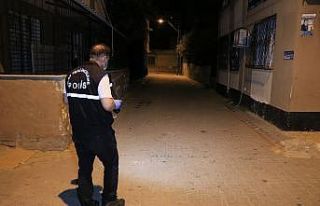 Kavga ettikleri kişinin önünü motosikletle kesip...