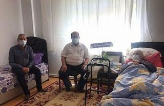 Kaymakam Ünal, şehit babasını ziyaret etti