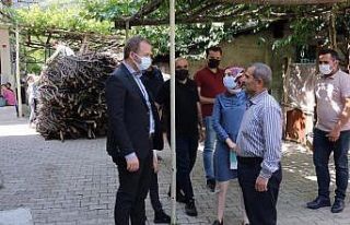 Kaymakam Yelek’ten hane ziyareti