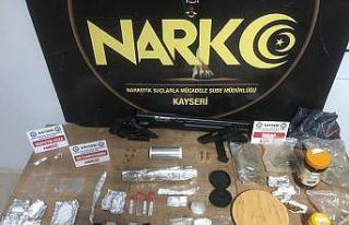 Kayseri’de uyuşturucu operasyonu: 1’i kadın...