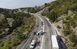 Kazada yaralanan 22 öğrenci ve 3 öğretmenin sağlık...